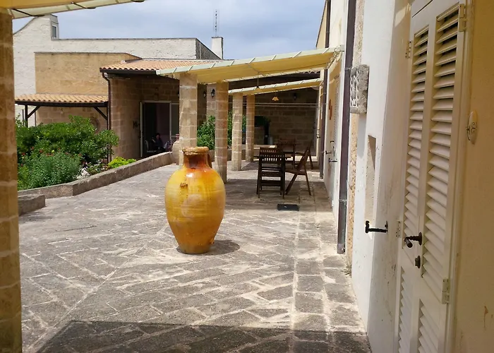 Bed & Breakfast Antica Masseria Pescu 4*